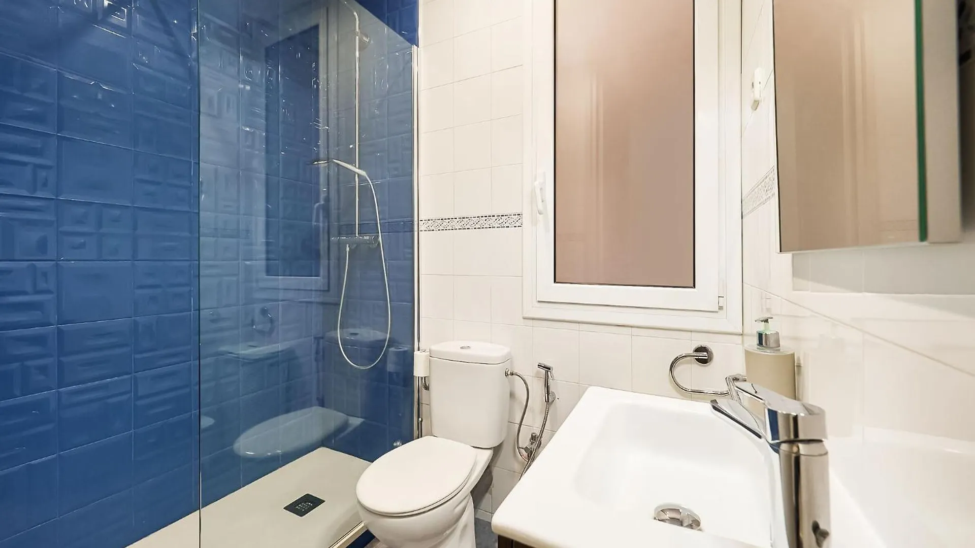 Modern Villa In Eixample With Sea Near Barcellona 0*,