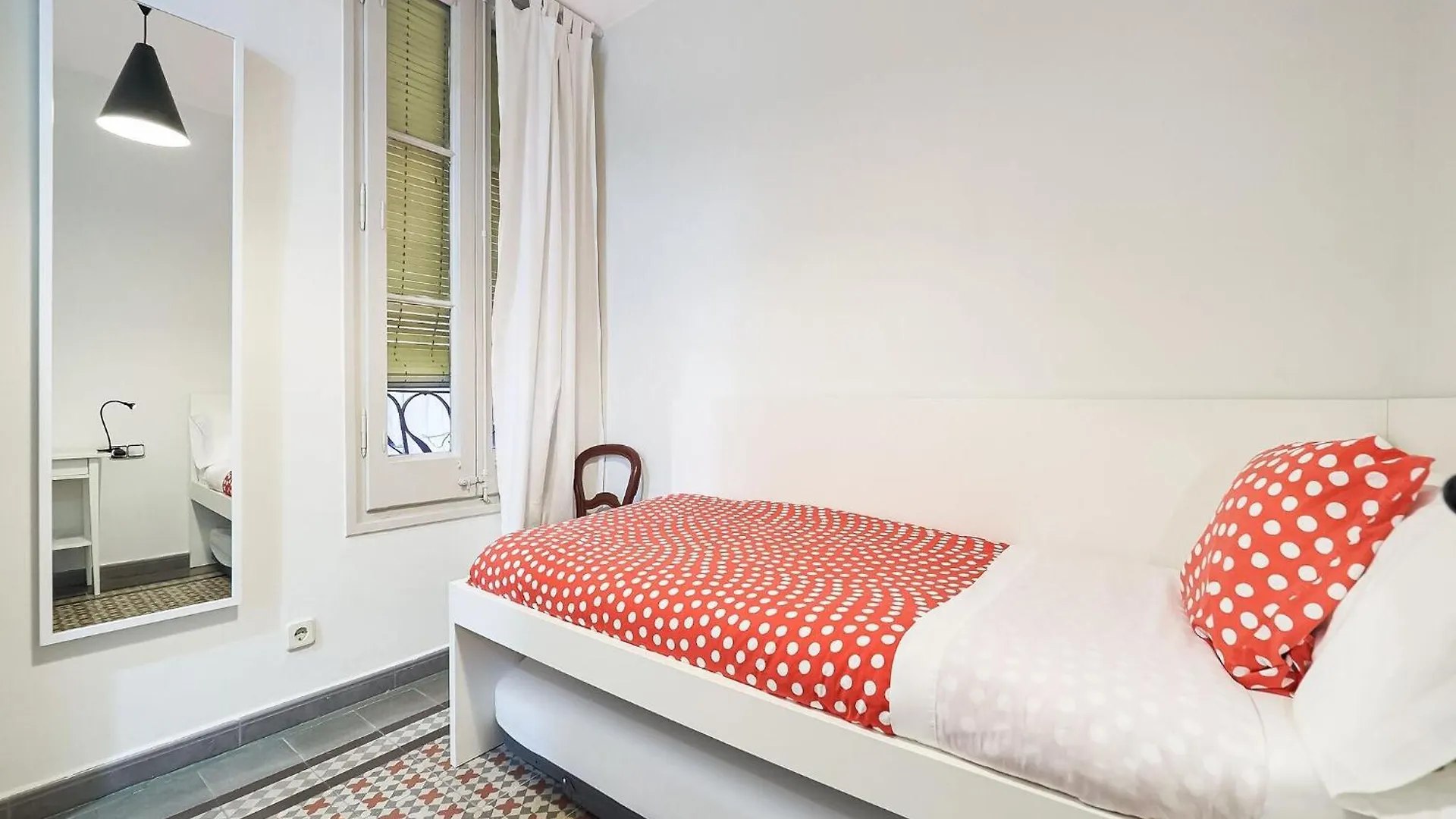 Modern Villa In Eixample With Sea Near Barcelone 0*,  Espagne