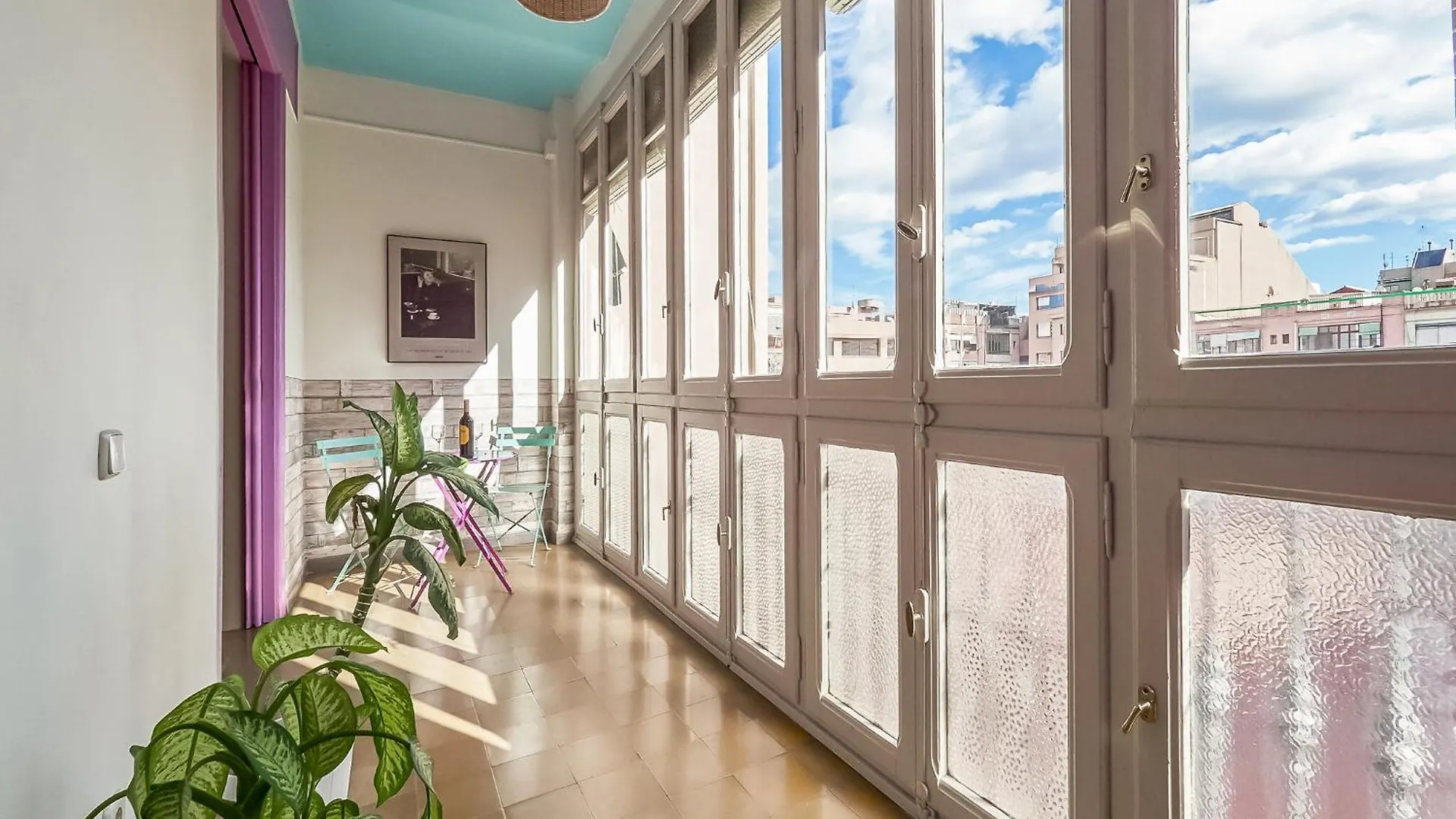 Modern Villa In Eixample With Sea Near Barcelone Espagne