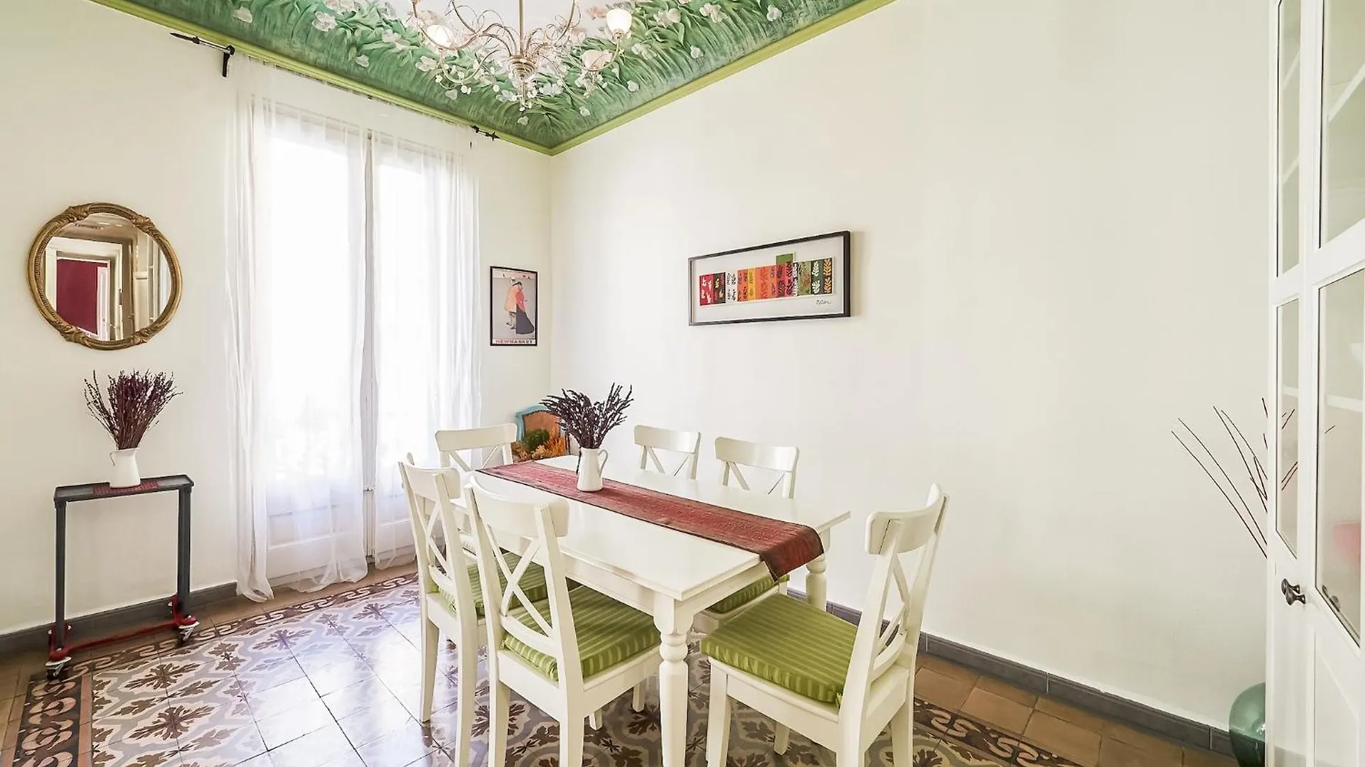 Апартаменты Modern Villa In Eixample With Sea Near Барселона